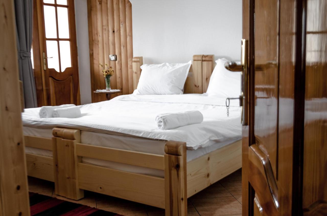 Alpeta Agrotourism & Winery - Roshnik , Berat Hotel Kültér fotó