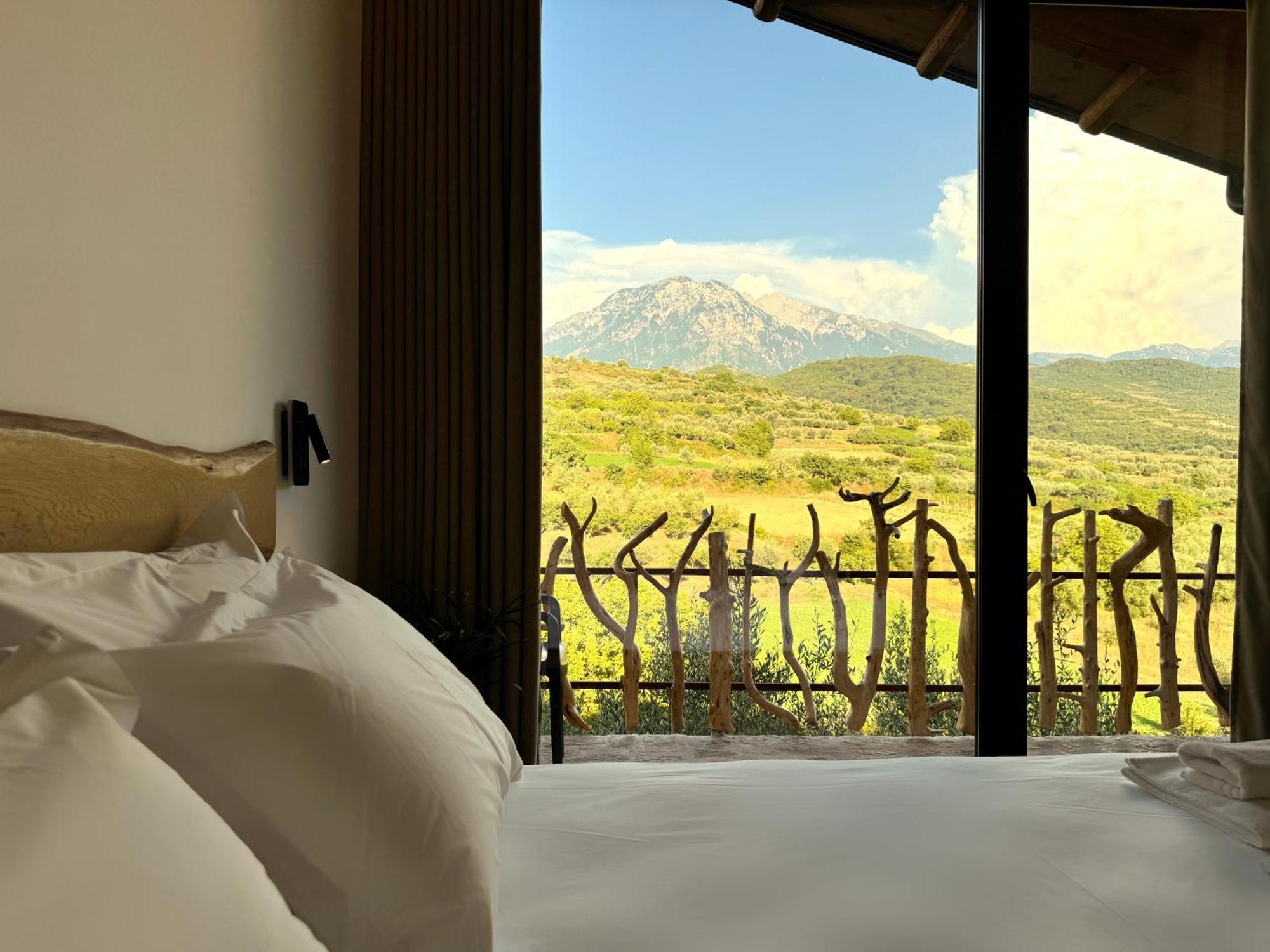Alpeta Agrotourism & Winery - Roshnik , Berat Hotel Kültér fotó