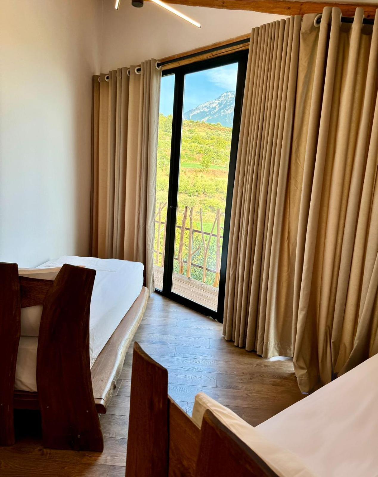 Alpeta Agrotourism & Winery - Roshnik , Berat Hotel Kültér fotó