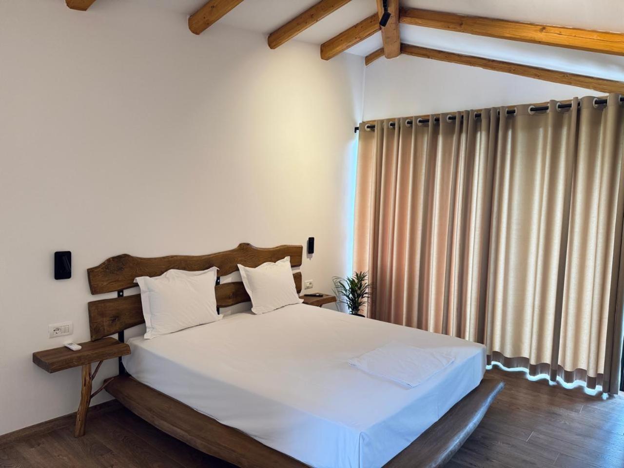 Alpeta Agrotourism & Winery - Roshnik , Berat Hotel Kültér fotó